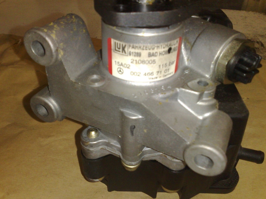 Pompa Servodirectie Mercedes E320 cdi w210 0024667101
