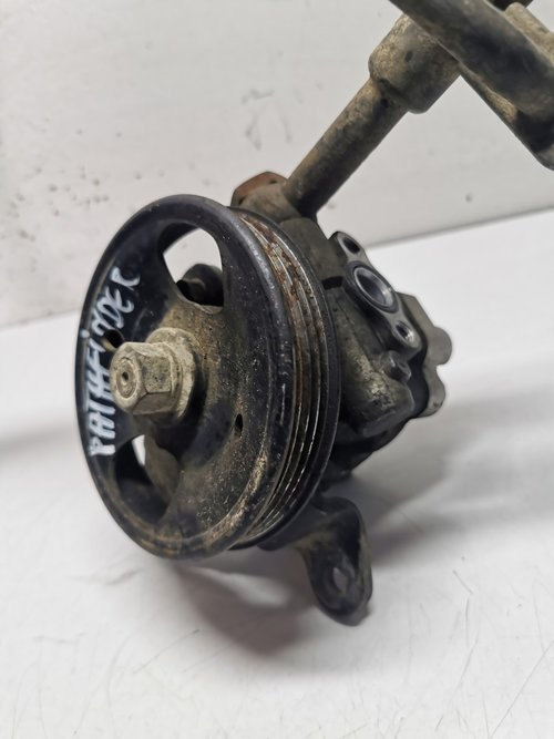 Pompa servodirectie Nissan Pathfinder R51 2.5 Diesel Navara D40