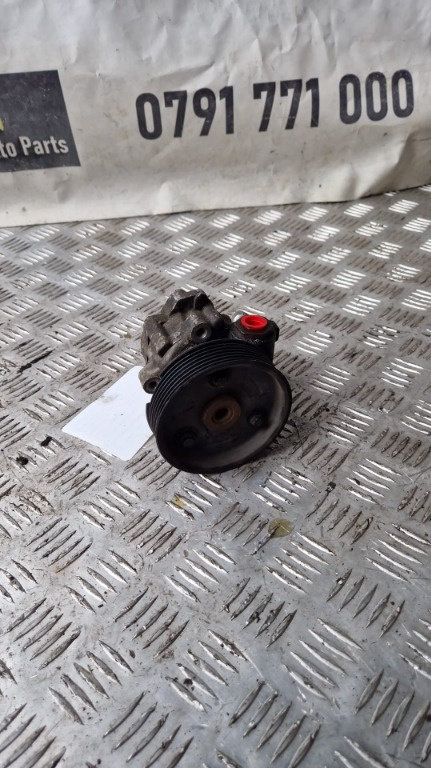 Pompa servodirectie Renault Master 2. 5 dci cod motor G9U750 an 2006 cod 8200193992