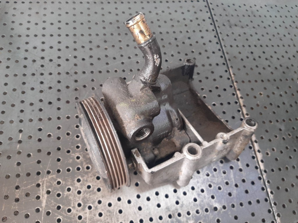 Pompa servodirectie rtj 1.8 tddi ford fiesta 4 hbd-bz