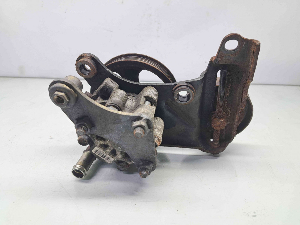 Pompa servodirectie Toyota Rav 4 II (CLA2, XA2, ZCA2, ACA2) [Fabr 2000-2006] OEM 2.0 2.0 110KW / 150CP