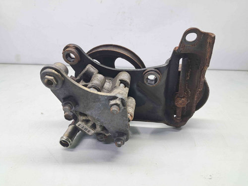 Pompa servodirectie Toyota Rav 4 II (CLA2, XA2, ZCA2, ACA2) [Fabr 2000-2006] OEM 2.0 2.0 110KW / 150...