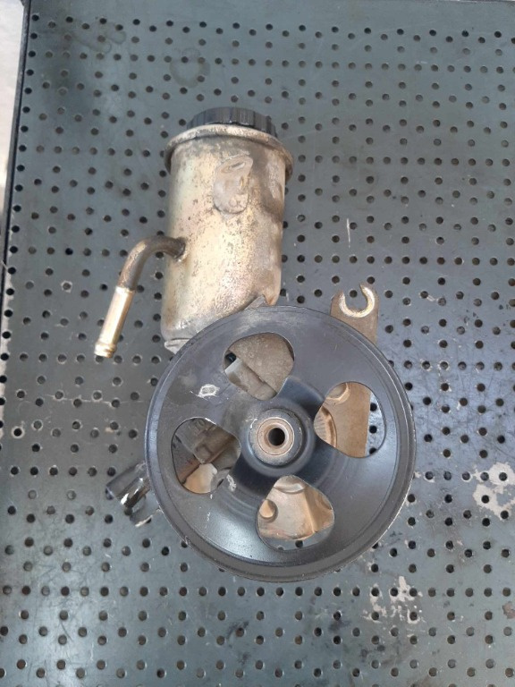 Pompa servodirectie toyota yaris 1.4 d-4d 1nd-p52cb euro 3