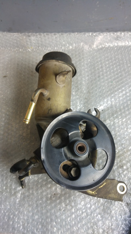 Pompa servodirectie toyota yaris 1.4 d4d ind 2003