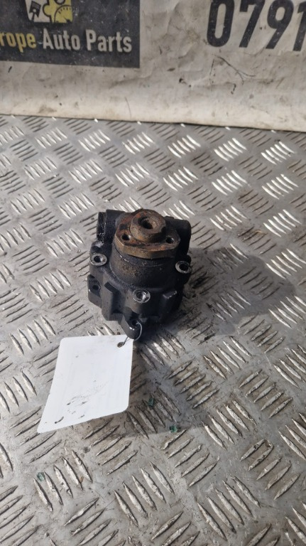 Pompa servodirectie Vw LT 35 2.5 TDI cod motor AVR / ANJ an 2005