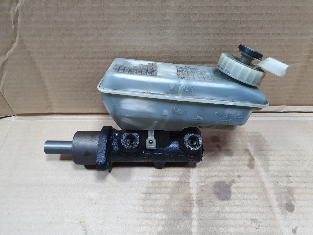 Pompa servofrana cu vas Mercedes C Class (W203) 2002