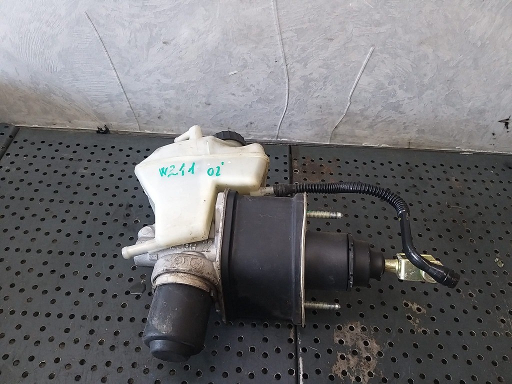 Pompa servofrana mercedes e class w211 a2114300302