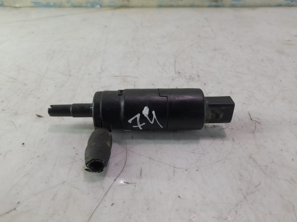 Pompa spalator parbriz 3B0955681 Volkswagen VW Touareg generatia 1 7L [2002 - 2007] 2.5 tdi BAC