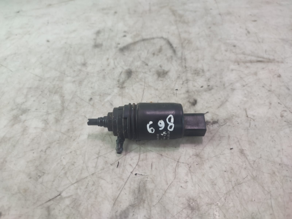 Pompa spalator parbriz 67127199567 BMW Seria 3 E91 [2004 - 2010] 2.0 d n47d20a