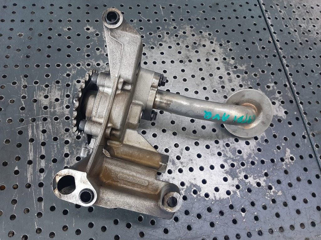 Pompa ulei 1.9 tdi seat altea vw touran golf 5 skoda octavia 2 038115105c