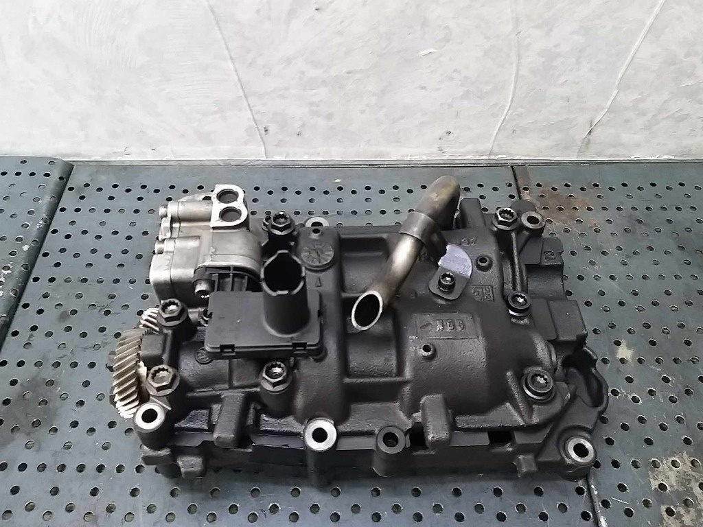 Pompa ulei 2.0 tdi audi a4 b8 8k 03l103537 03g103526 03l115169a