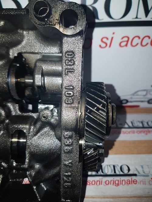 Pompa ulei cu balansoare 03l103537 audi Q5 2.0 tdi cglc 177 cai
