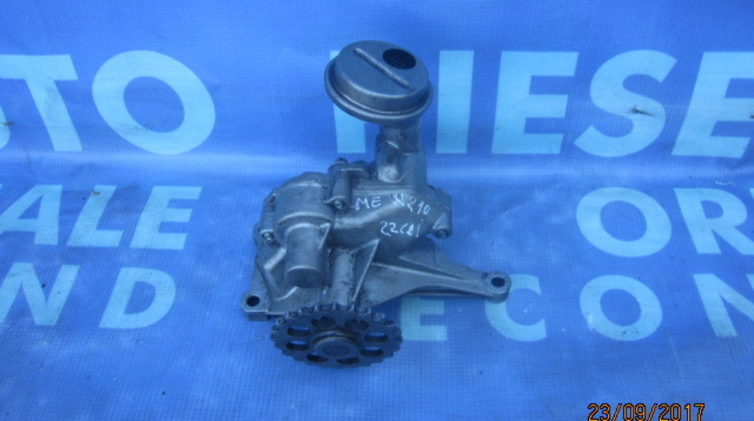 Pompa ulei Mercedes E220 W210 ; 6061810801