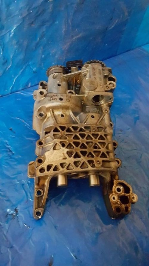 Pompa ulei seat exeo 2.0 tfsi cod 06b103535f
