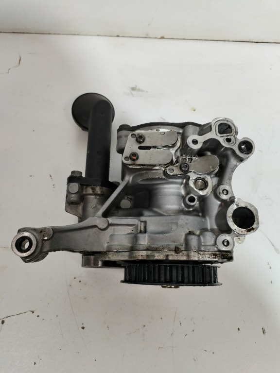 Pompa ulei Skoda Octavia 3 VRS 2.0TDI CUPA 04L145208D