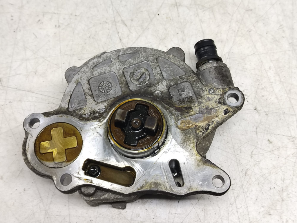 Pompa vacuum 03L145100 2.0 tdi CAG Audi A4 B8/8K [2007 - 2011]