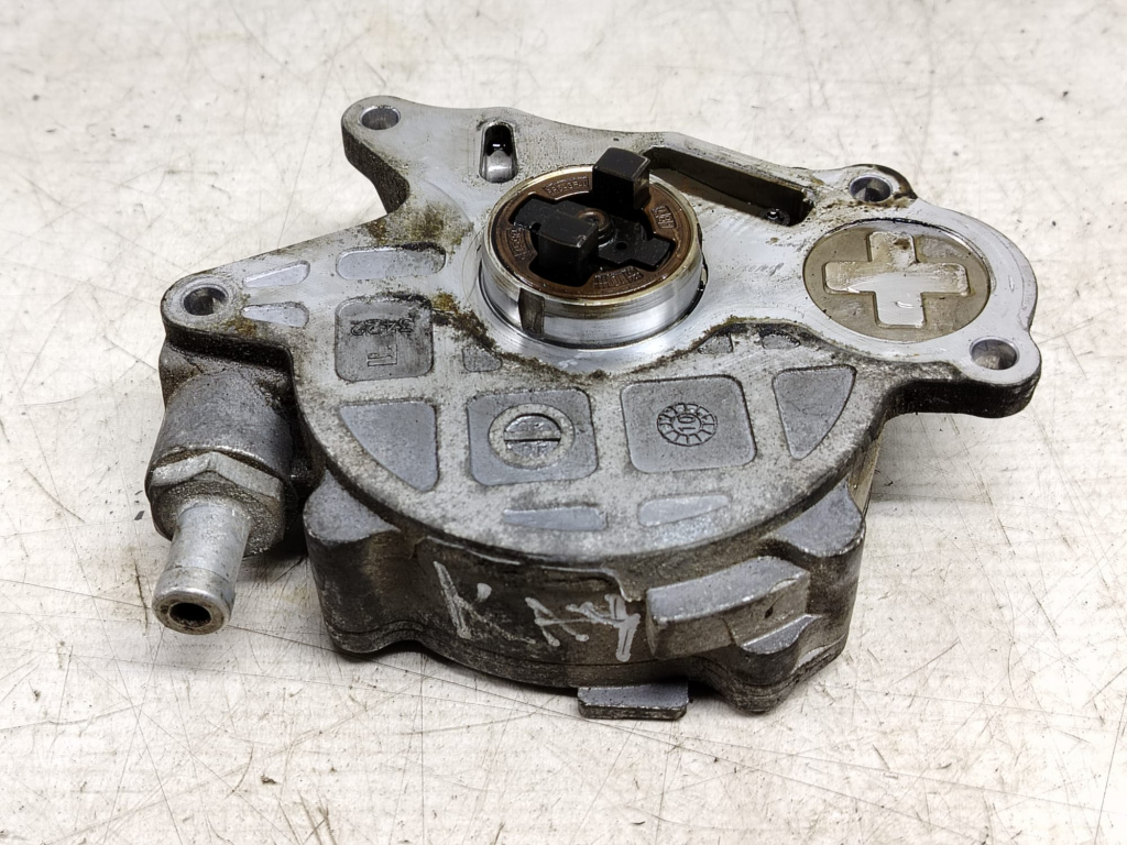 Pompa vacuum 03L145100 2.0 tdi CBA CAG Audi A4 B8/8K [2007 - 2011]