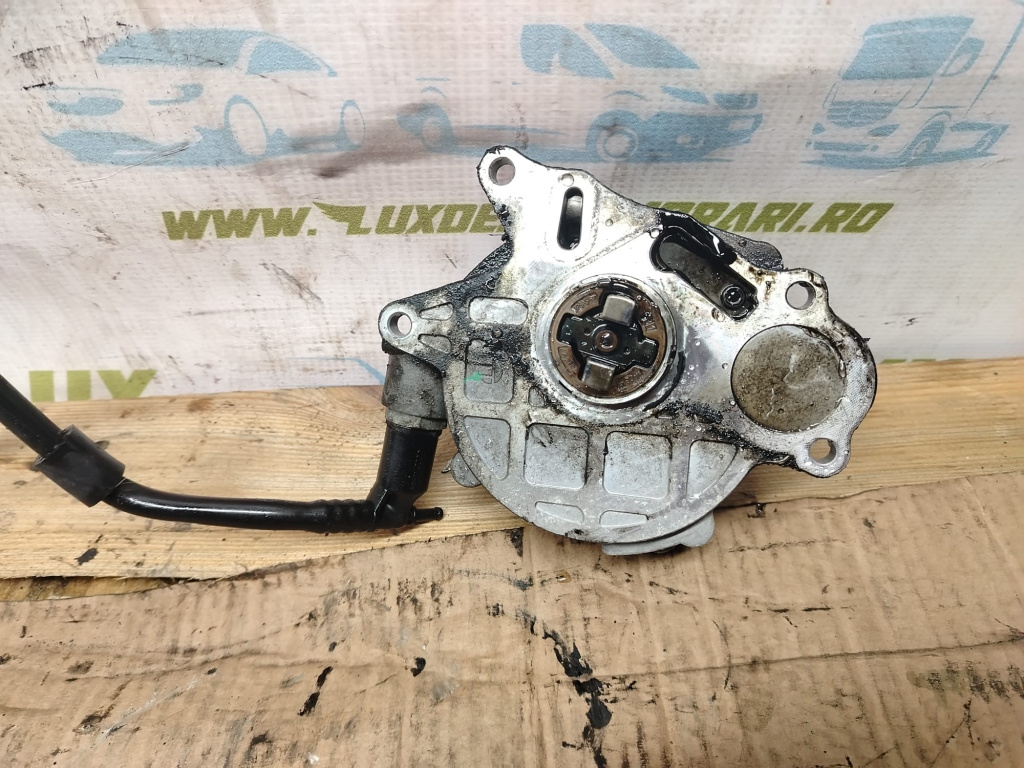 Pompa vacuum 03L145100 2.0 tdi CBDC Volkswagen VW Golf 6 [2008 - 2015] 2.0 tdi CBDC