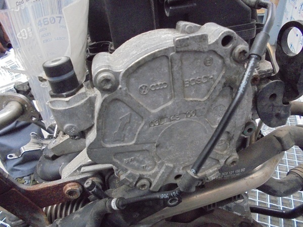 Pompa vacuum 03L145100, Vw Golf 5 Variant (1K5) 2.0tdi, CBDB