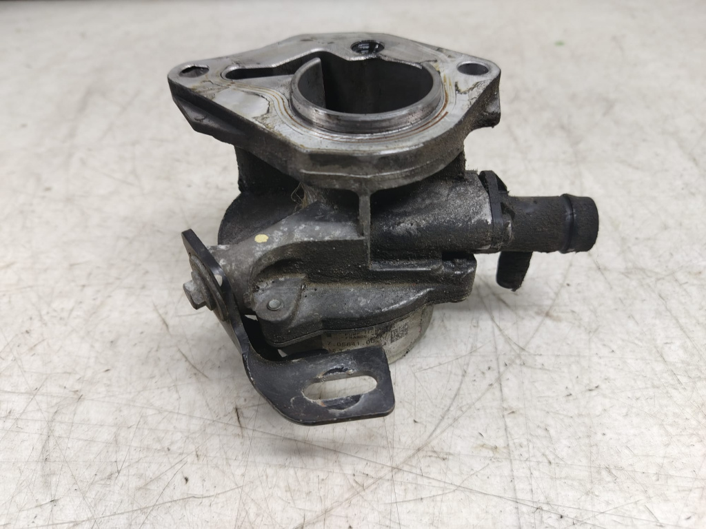 Pompa vacuum 1.5 dci k9k 46505272r Dacia Sandero [2008 - 2012]