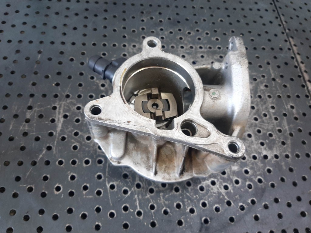 Pompa vacuum 1.8 tsi bzb vw passat cc 70125208 06h145100ab