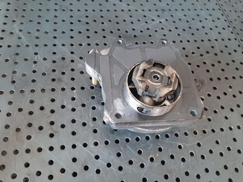 Pompa vacuum 1.9 d 150 cp opel astra h insignia alfa romeo 159 fiat croma 55205446