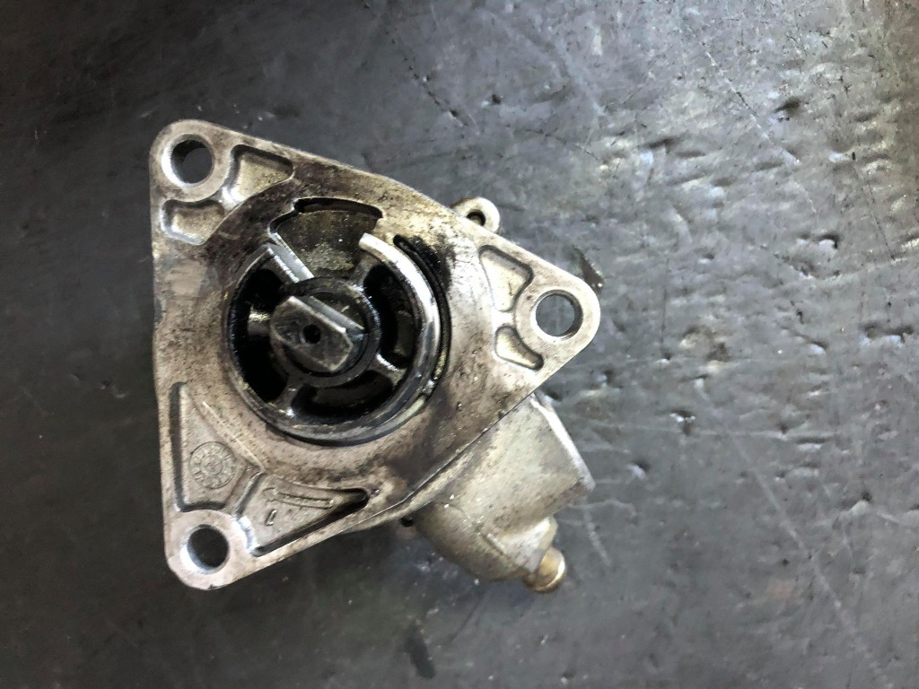 Pompa vacuum 1.9 d 223a6000 fiat doblo 46771105