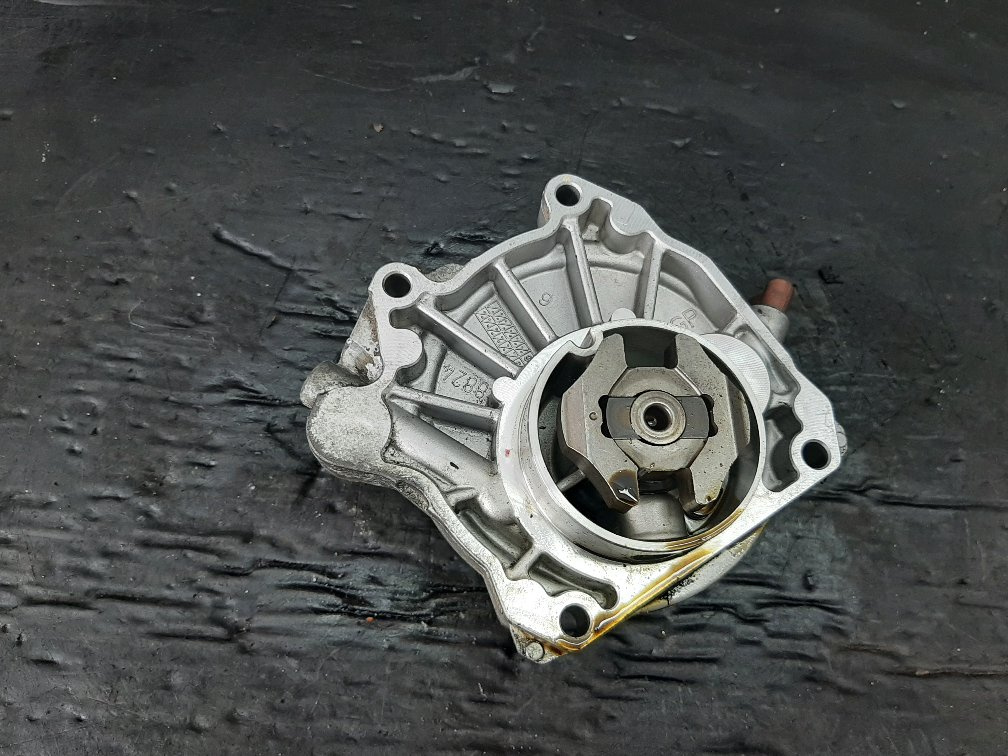 Pompa vacuum 1.9 jtd 939a2000 alfa romeo 159 fiat croma 55188660