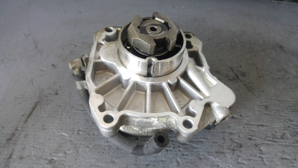 Pompa vacuum 1.9 jtdm 939a2000 alfa romeo 159 fiat croma 55188660