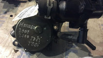 Pompa Vacuum 2.0 D cu Termostat Ford MONDEO III B5...
