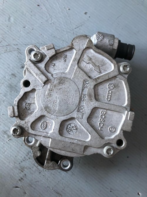 Pompa vacuum 2.0 tdi cba audi a3 8p a4 b8 a5 8f vw golf 6 passat b7 tiguan 5n 03l145100 ⭐⭐⭐⭐...