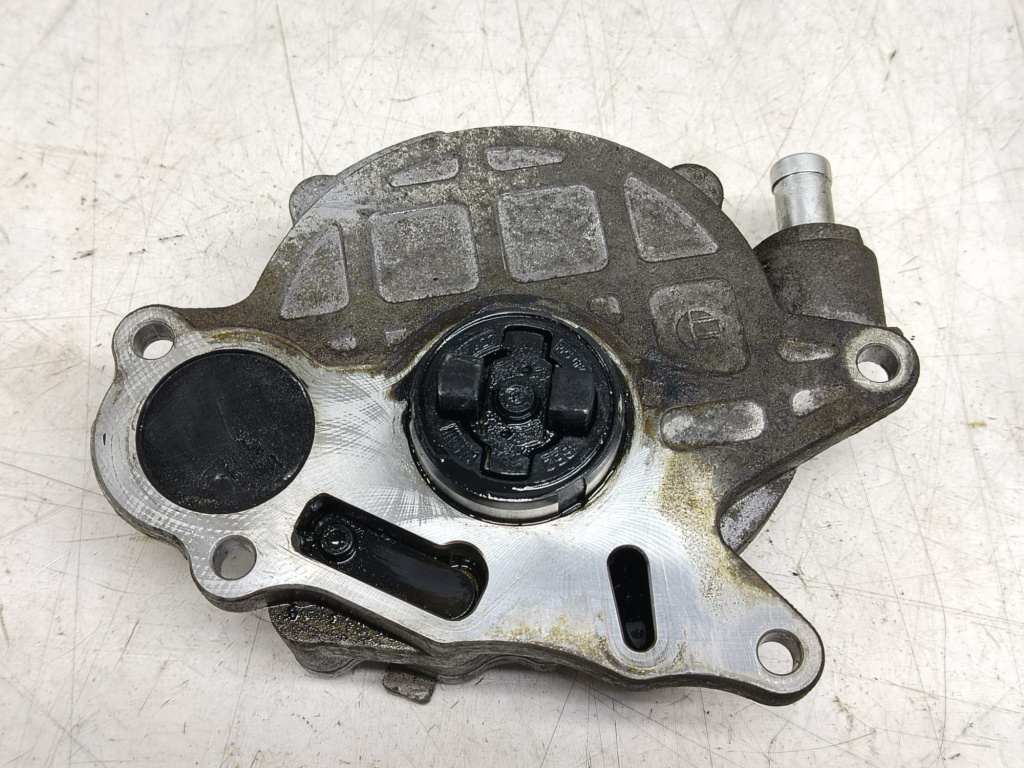 Pompa vacuum 2.0 tdi CFF 03l145100f Skoda Yeti [2009 - 2014]
