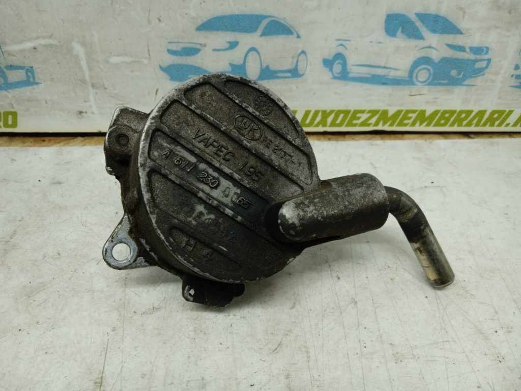 Pompa vacuum 2.2 cdi om611 a6112300065 Mercedes-Benz C-Class W202/S202 [facelift] [1997 - 2001]