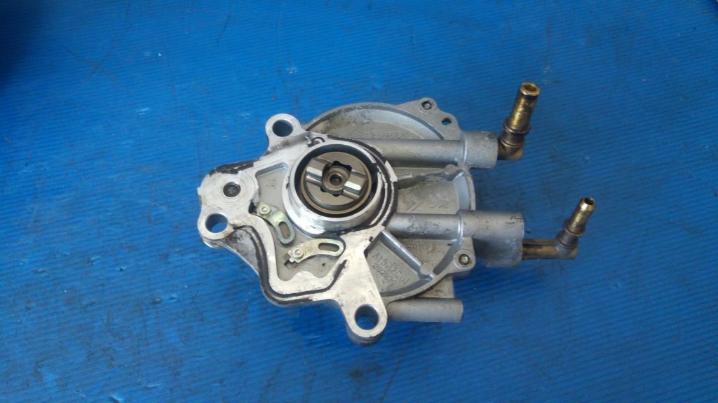 Pompa vacuum 3.0 hdi 241 cp dt20c citroen c5 3 break dupa 2008 9x2q-2a451-bd