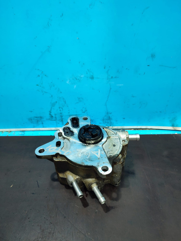 Pompa vacuum Audi 2.0 TDI 03G145209C