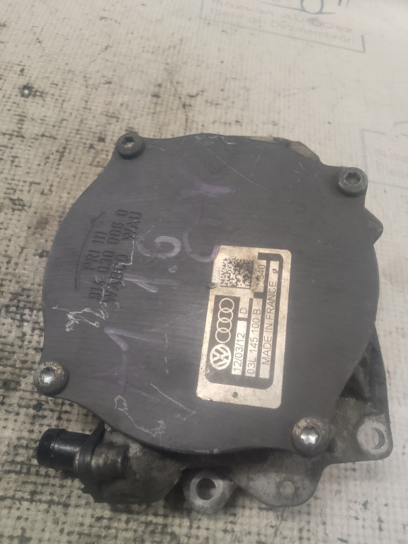 Pompa vacuum Audi A1 1.6 2011, 03L145100B