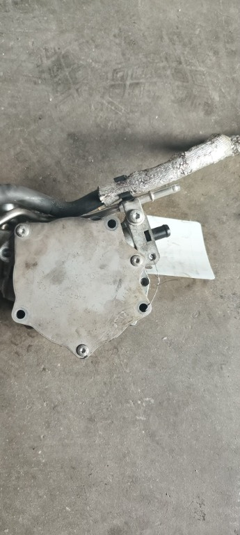 Pompa vacuum Audi A4 B8 1.8 TFSI an 2009 2010 2011 2012 cod 06J145100F