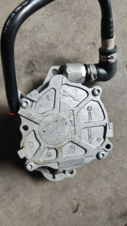 Pompa vacuum Audi A4 B8 2.0 Tdi CJC 2011 Cod : 03L145100F