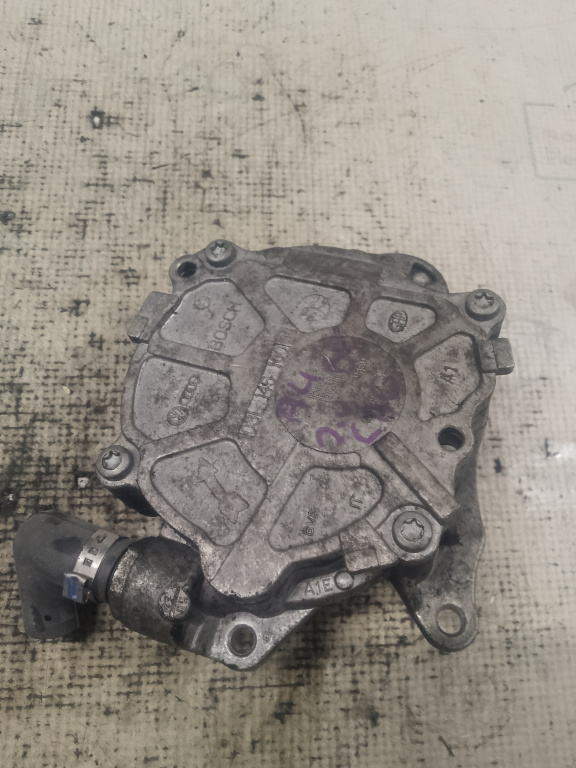 Pompa vacuum Audi A4 B8 2010, 03L145100F
