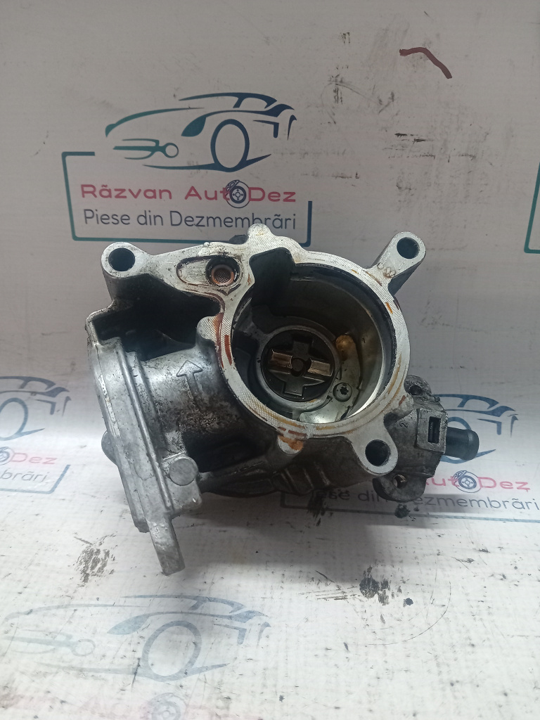Pompa vacuum Audi A4 B8 2011, 06J145100C