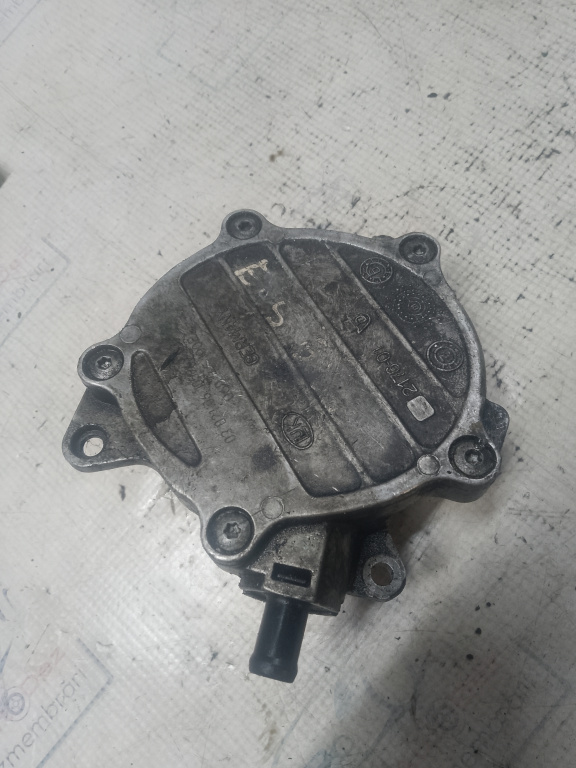 Pompa vacuum Audi A6 C6 2010, 06D145100E