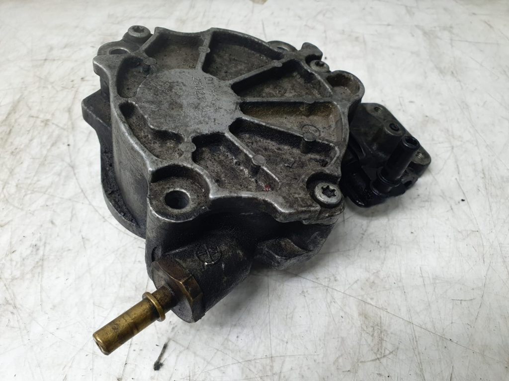 Pompa vacuum D1711A 2.2 D 4hn Mitsubishi Outlander 2 [facelift] [2009 - 2013]
