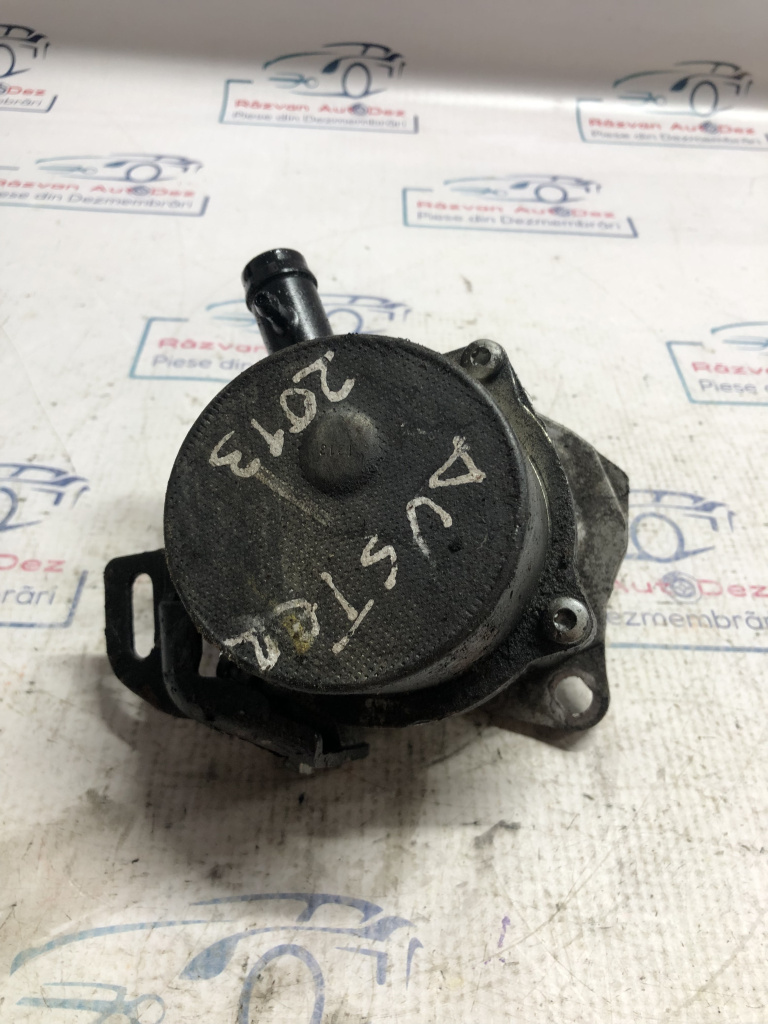 Pompa vacuum Dacia Duster 2013, 146505272R