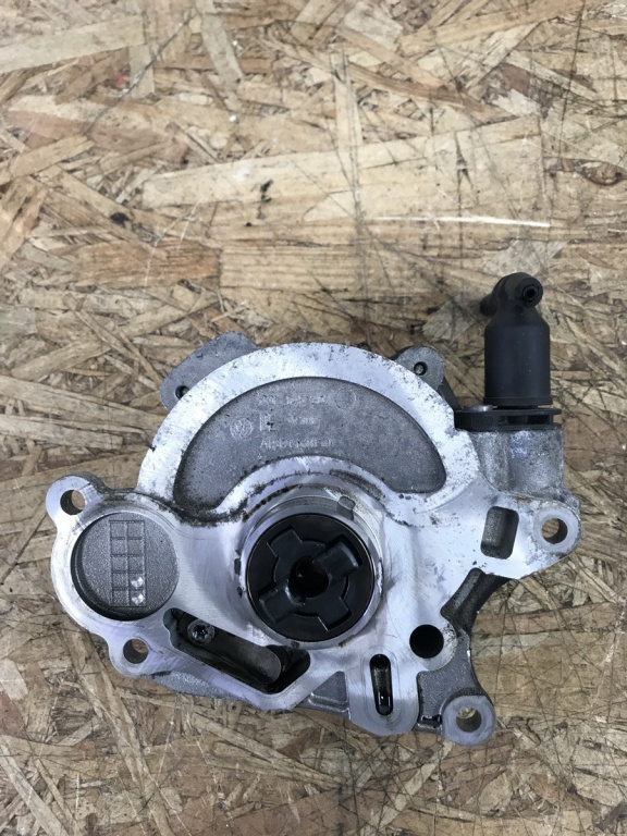 Pompa vacuum Golf Variant combi 2011 (03L145207)