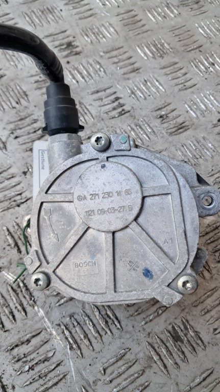 Pompa vacuum Mercedes C-Klass W204 1.8 motor M271950 cod A2712301465