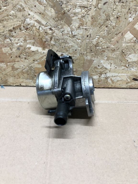 Pompa vacuum Nissan Qashqai 1.5 DCI suv 2014 (cod intern: 12055)