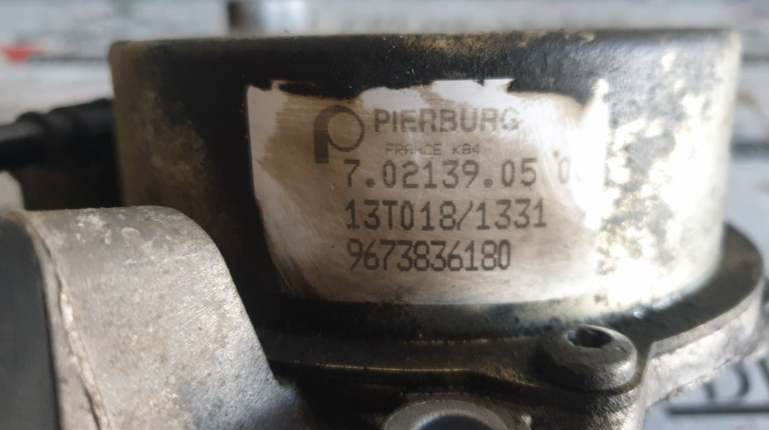 Pompa vacuum Peugeot 407 2.0 HDi 163cp cod piesa : 9673836180