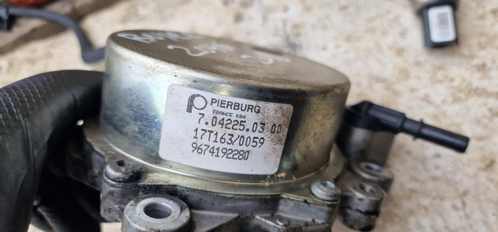 Pompa Vacuum Peugeot Boxer Jumper Kuga 2.0Diesel 2018 cod 9674192280
