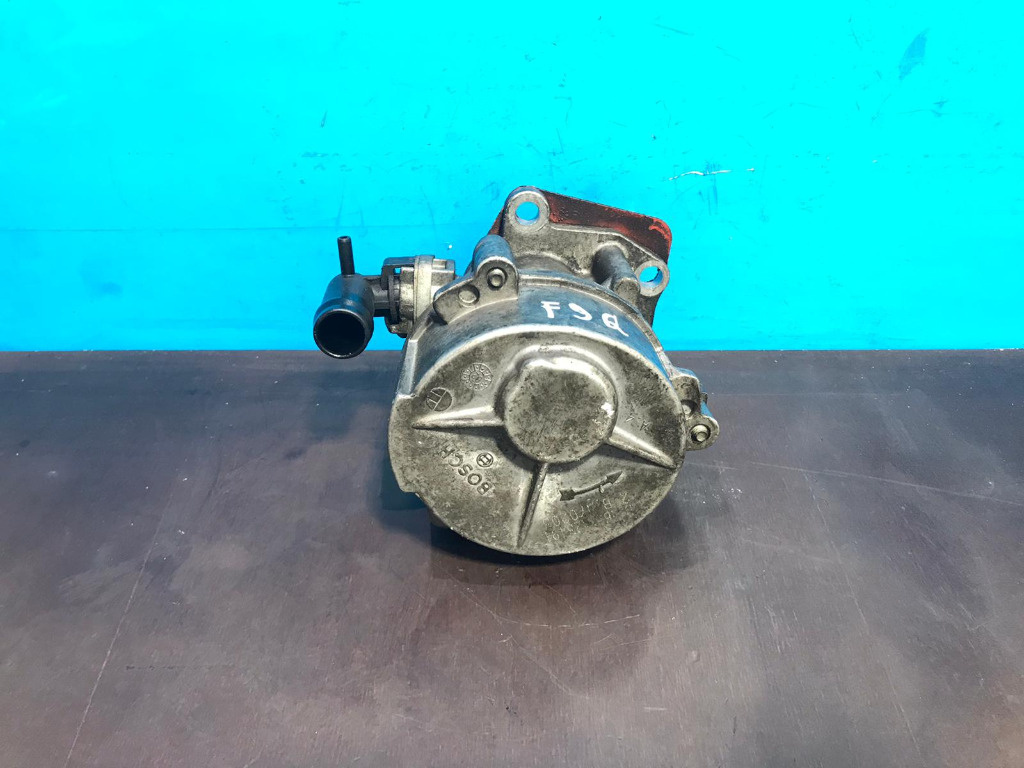 Pompa vacuum Renault 1.9DCI F9Q