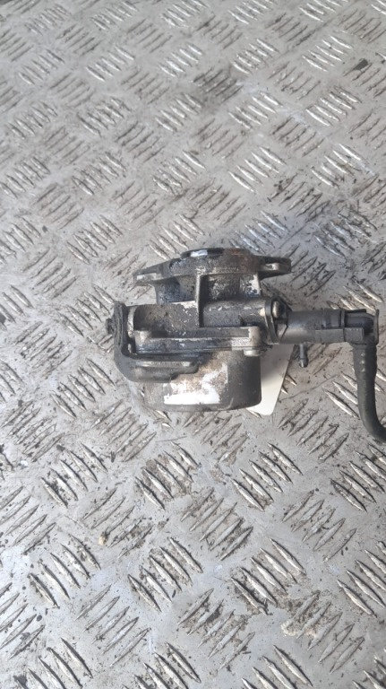 Pompa vacuum Renault Scenic 3 1.5 DCI cod motor K9K832 an 2010